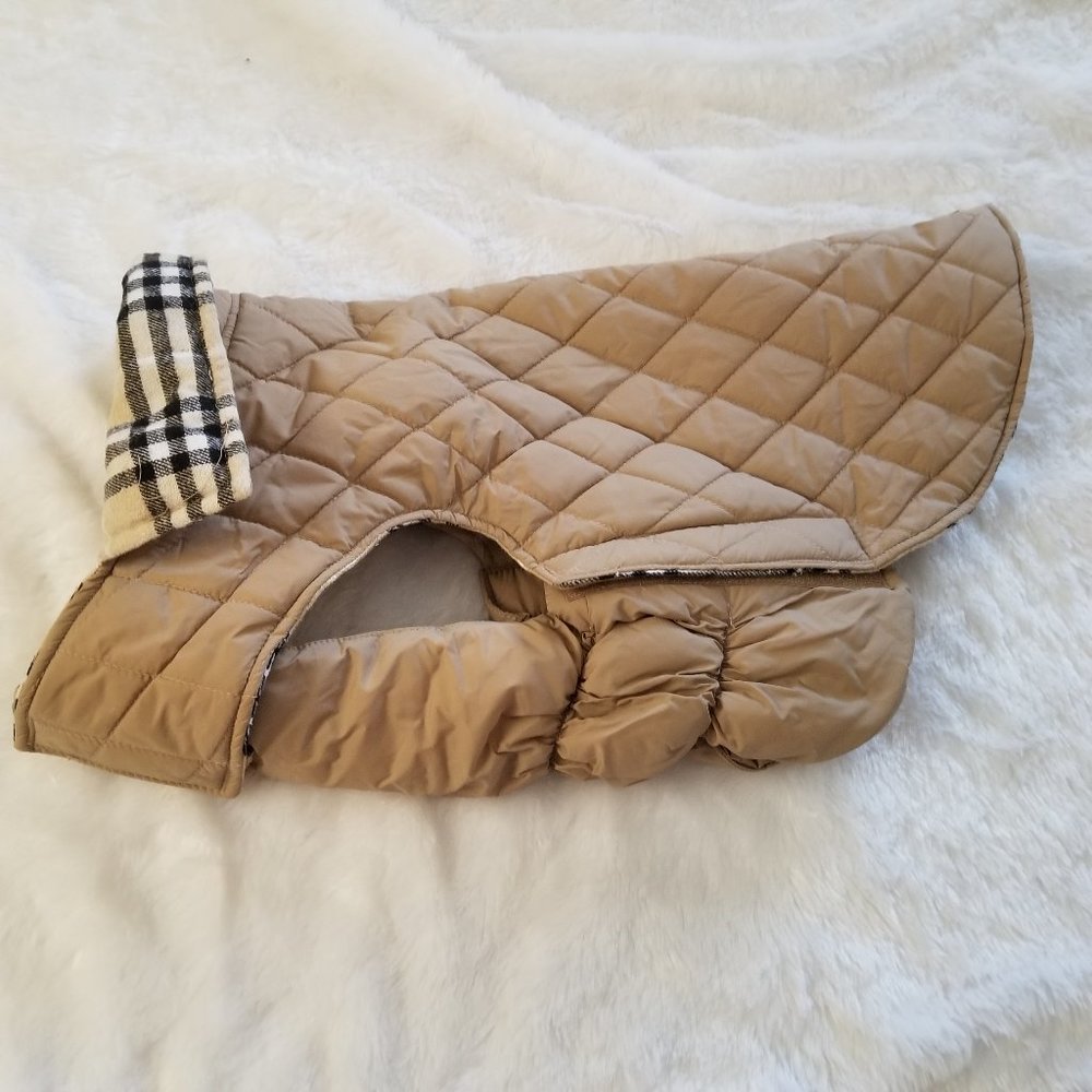Kuoser Reversible Dog Coat NWOT Size XXL but fits more like a SMALL
